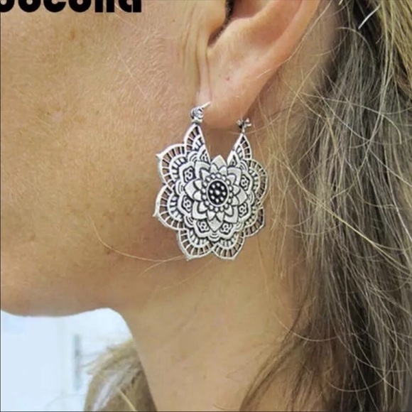 Jewelry - NWOT! Tibetan Silver Bohemian Style Earrin…
